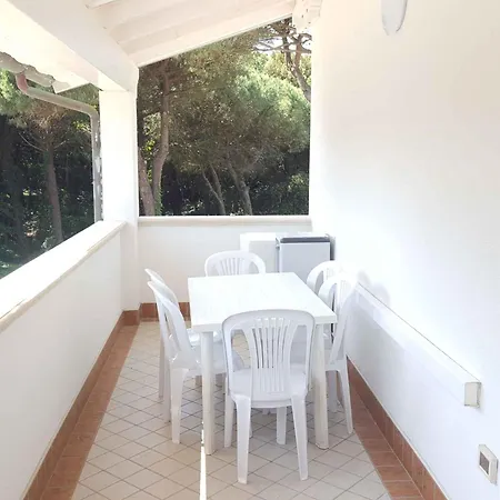 Apartman In 48308 *